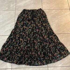 Francesca’s pleated midi floral skirt